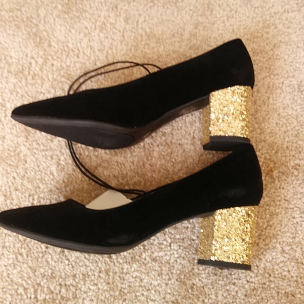 Shoe - Picture 4 of 8